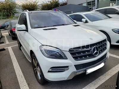 Photo 1 of 37: 2015 Mercedes-Benz ML350 BlueTec 4Matic, VIN WDCDA2EB3FA569698 — Korean insurance auction