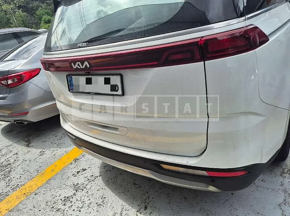 Photo 2 of 14: 2023 Kia Carnivals — Korean insurance auction