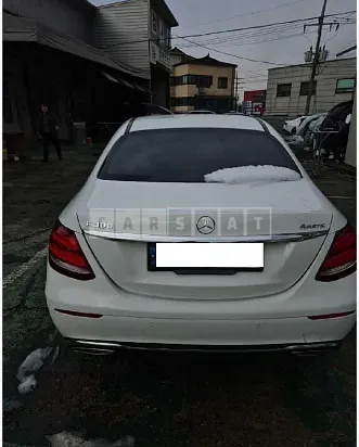 Photo 2 of 50: 2018 Mercedes-Benz E300 — Korean insurance auction