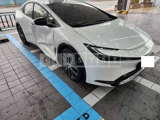 Photo 2 of 22: 2024 Toyota Prius — Korean insurance auction
