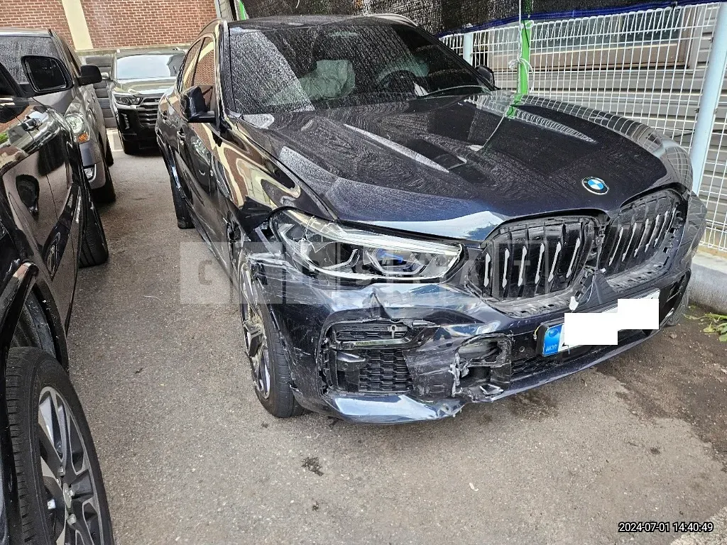 Photo 2 of 46: 2022 BMW X6 xDrive 30d, VIN WBAGT8100N9K20144 — Korean insurance auction