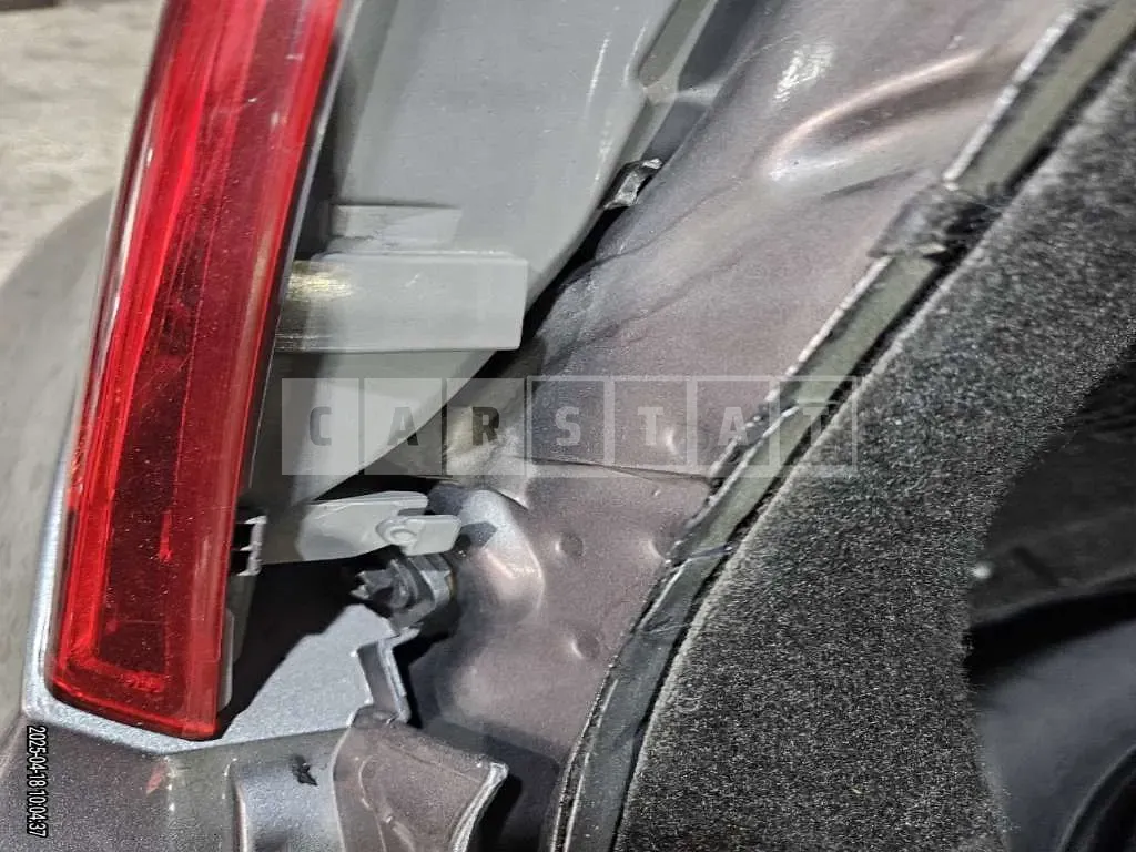 Photo 3 of 3: 2016 Genesis (parts) EQ900 Combi Lamp — Korean insurance auction