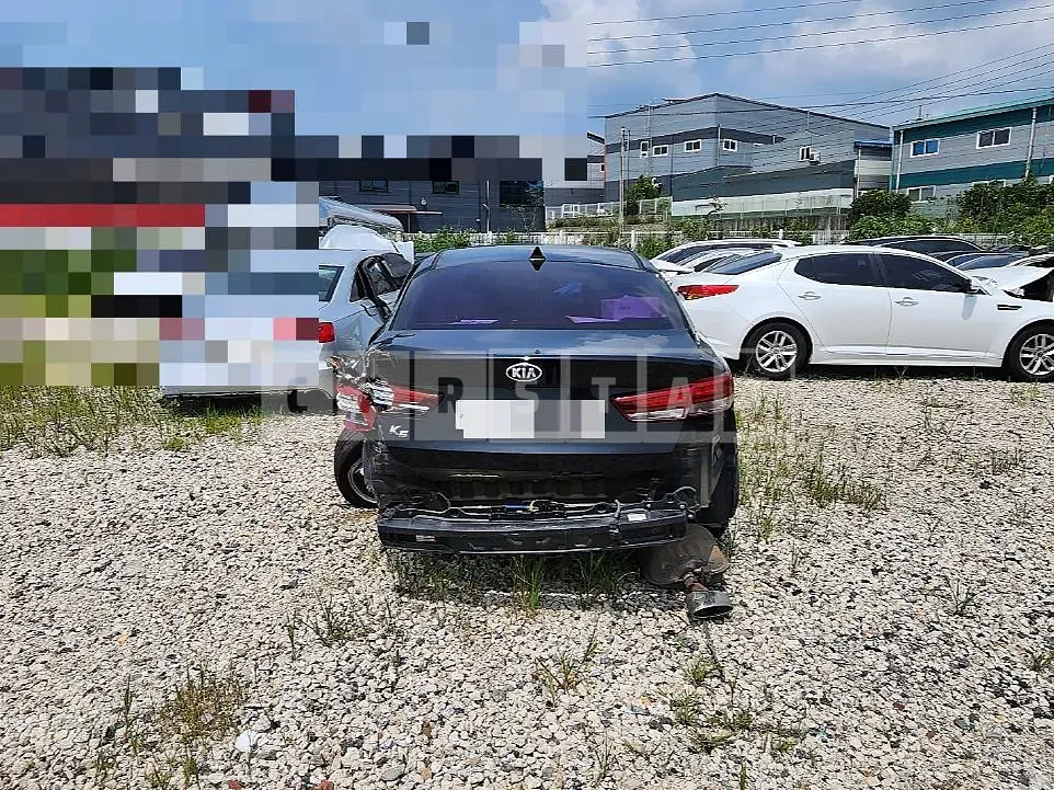 Photo 2 of 13: 2016 Kia K5 2.0, VIN KNAGX411BGA075723 — Korean insurance auction