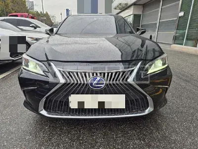 Photo 1 of 5: 2021 Lexus ES300h — Korean insurance auction