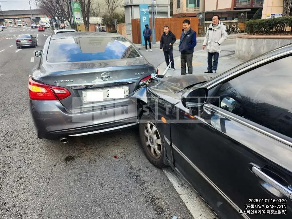 Photo 2 of 10: 2017 Nissan Altima 2.5, VIN 1N4AL3AP8HC153301 — Korean insurance auction