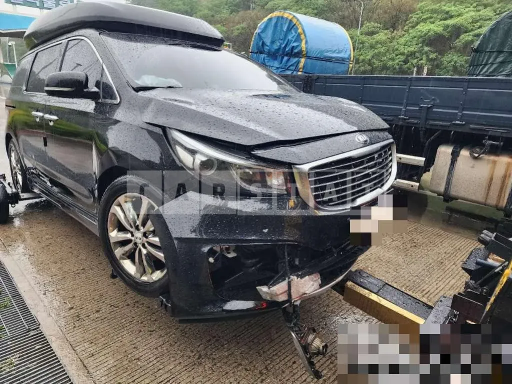 Photo 2 of 9: 2017 Kia Carnival High Limousine — Korean insurance auction