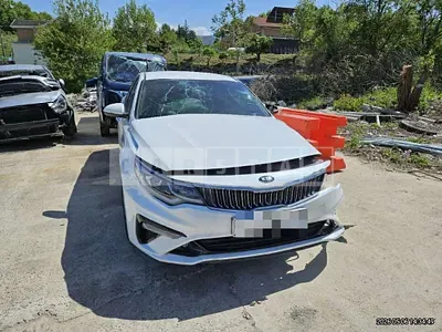 Photo 1 of 22: 2018 Kia K5 — Korean insurance auction
