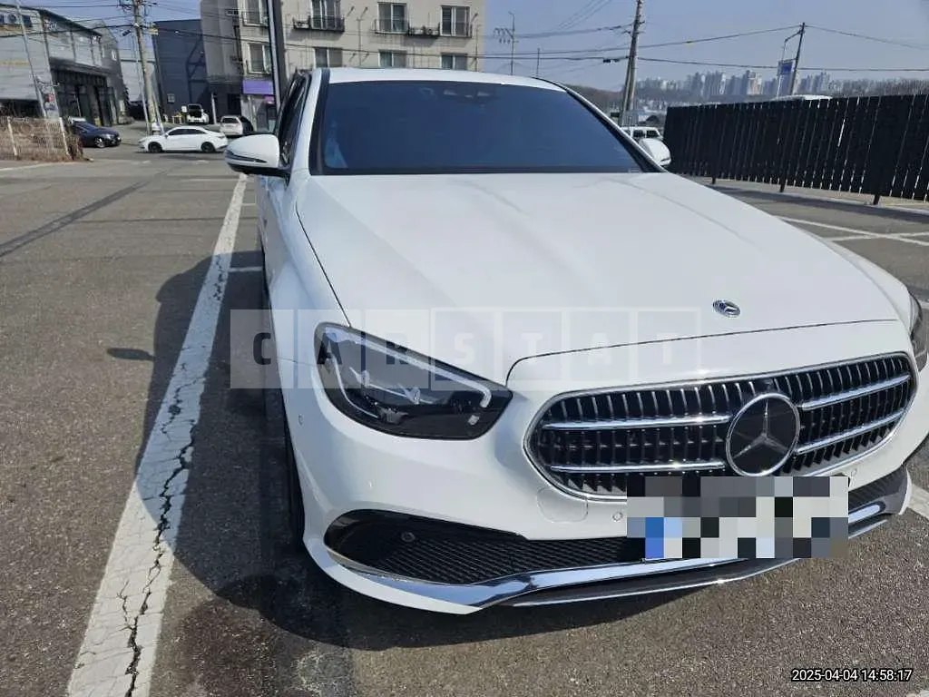 Photo 2 of 39: 2023 Mercedes-Benz E250 — Korean insurance auction