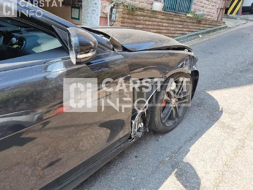 Photo 2 of 8: 2018 Jaguar XE 3.0SC S, VIN SAJAB4BV4KCP44962 — Korean insurance auction