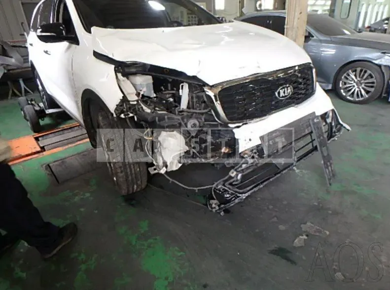 Photo 2 of 39: 2018 Kia Sorento, VIN KNAPH81BDJA386811 — Korean insurance auction
