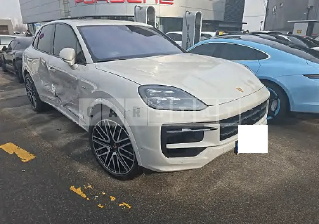 Photo 2 of 10: 2024 Porsche Cayenne E-Hybrid — Korean insurance auction