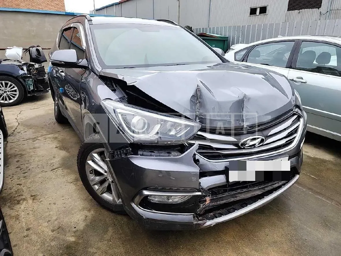 Photo 2 of 9: 2016 Hyundai Santa Fe DM 2.0, VIN KMHSW81UBGU532088 — Korean insurance auction