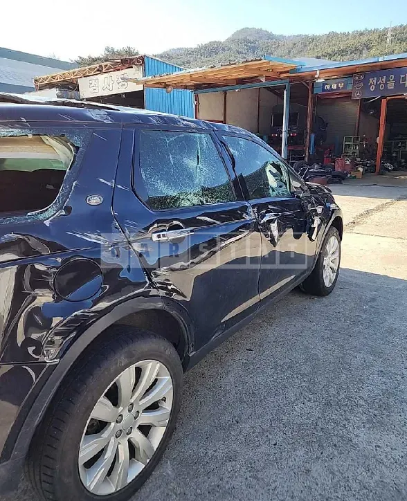 Photo 2 of 17: 2016 Land Rover Discovery Sports 2.0d, VIN SALCA2BN7GH575344 — Korean insurance auction
