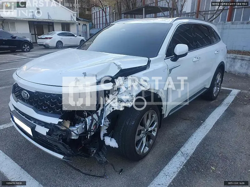 Photo 2 of 12: 2020 Kia Sorento, VIN KNARM81BGMA049603 — Korean insurance auction
