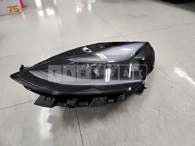 Photo 1 of 10: 2022 Tesla (parts) Model 3 Long Range Headlamp — Korean insurance auction