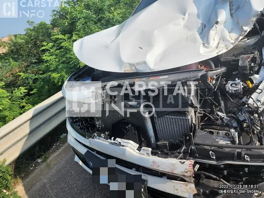 Photo 2 of 16: 2021 Kia Sorento, VIN KNARM81GBMA031157 — Korean insurance auction