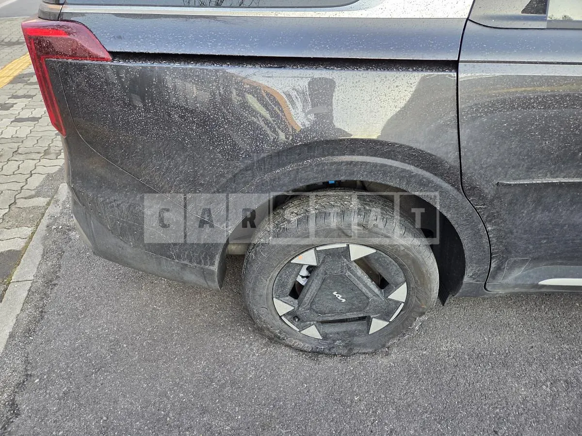 Photo 2 of 10: 2025 Kia Carnival Hybrid — Korean insurance auction