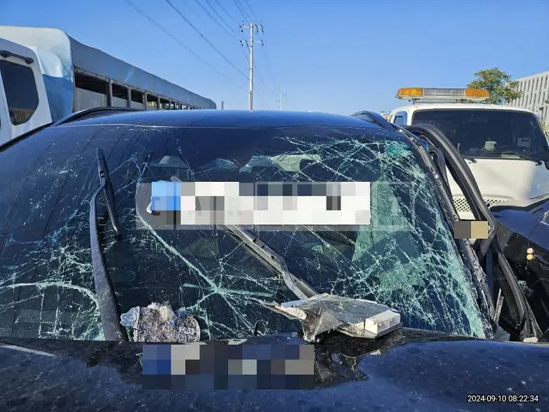 Photo 2 of 17: 2023 Kia Sorento 1.6 Hybrid — Korean insurance auction