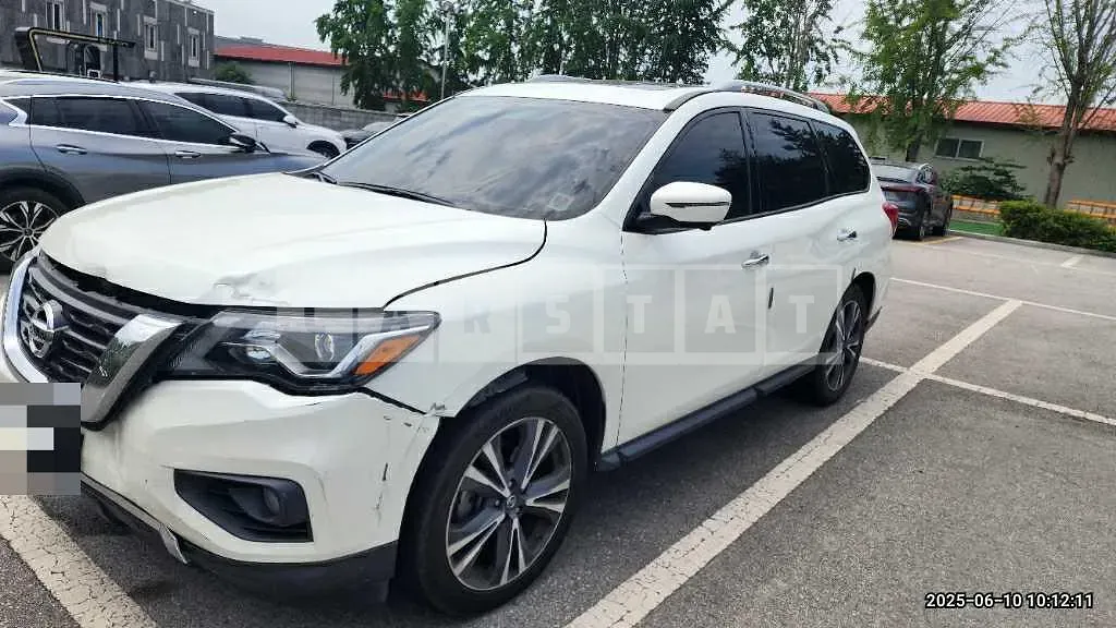Photo 2 of 32: 2017 Nissan Pathfinder — Korean insurance auction