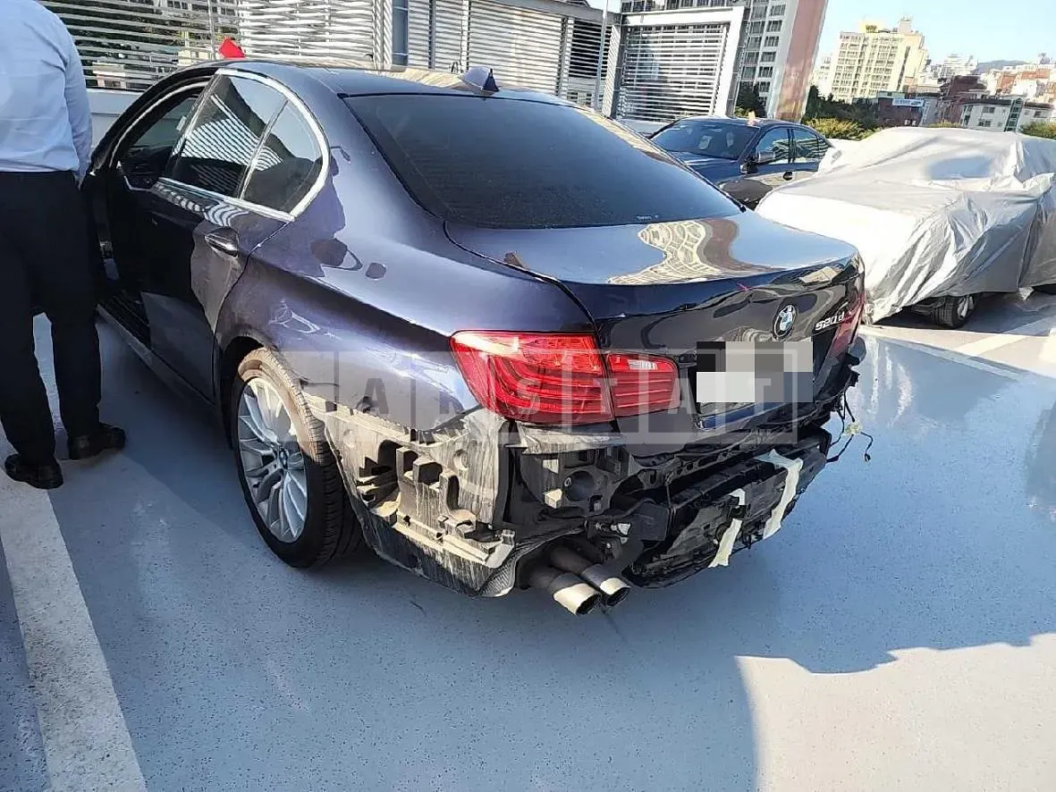 Photo 2 of 12: 2015 BMW 520d, VIN WBA5E5100FG056343 — Korean insurance auction