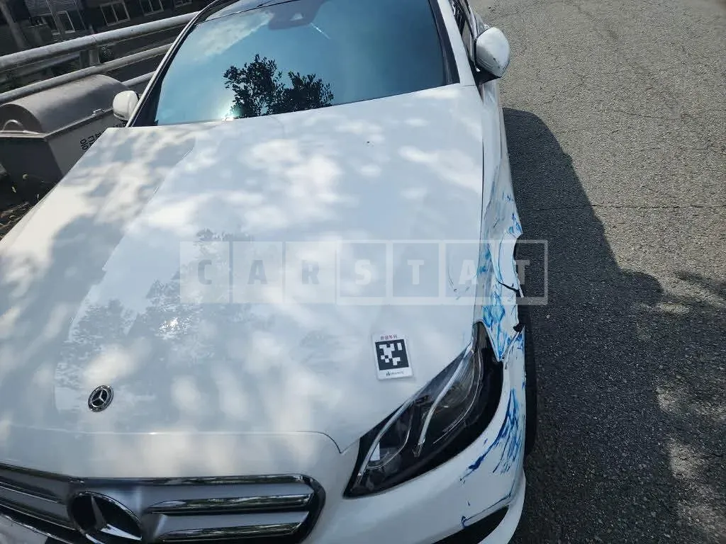 Photo 2 of 16: 2019 Mercedes-Benz E300, VIN WDDZF4JBXKA684460 — Korean insurance auction