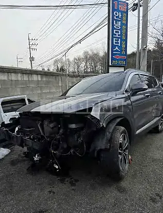 Photo 2 of 14: 2019 Hyundai Santa Fe — Korean insurance auction