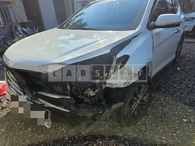 Photo 1 of 9: 2017 Hyundai Santa Fe DM 2.0 (4WD), VIN KMHSW81UDJU828557 — Korean insurance auction
