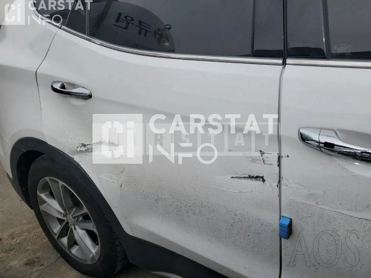 Photo 2 of 11: 2018 Hyundai Santa Fe, VIN KMHSW81UDJU858465 — Korean insurance auction