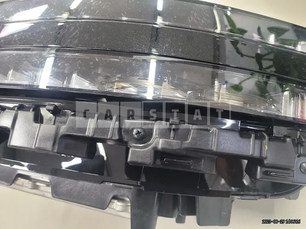 Photo 2 of 5: 2023 Genesis (parts) G90 Headlamp — Korean insurance auction