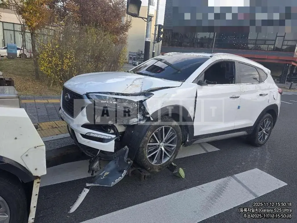 Photo 2 of 5: 2016 Hyundai Tucson TL — Korean insurance auction