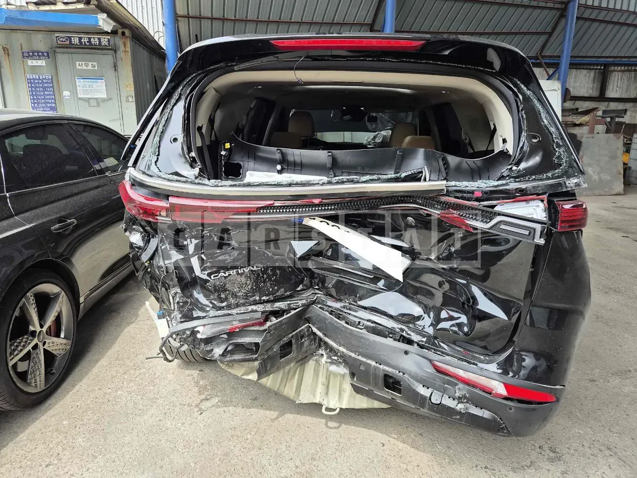 Photo 2 of 12: 2023 Kia Carnival, VIN KNANE813BPS290791 — Korean insurance auction