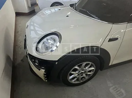 Photo 2 of 9: 2018 MINI Cooper — Korean insurance auction