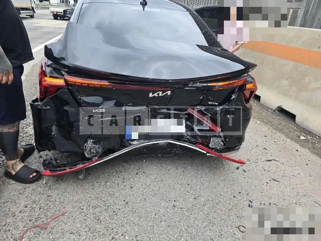 Photo 2 of 26: 2022 Kia K8 Hybrid — Korean insurance auction