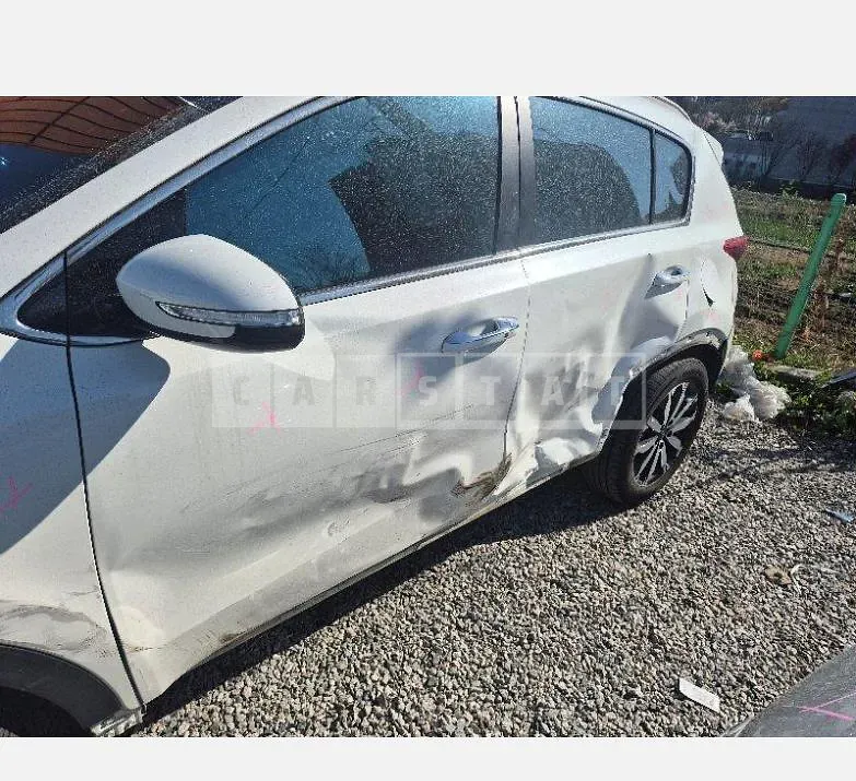 Photo 2 of 17: 2018 Kia Sportage — Korean insurance auction