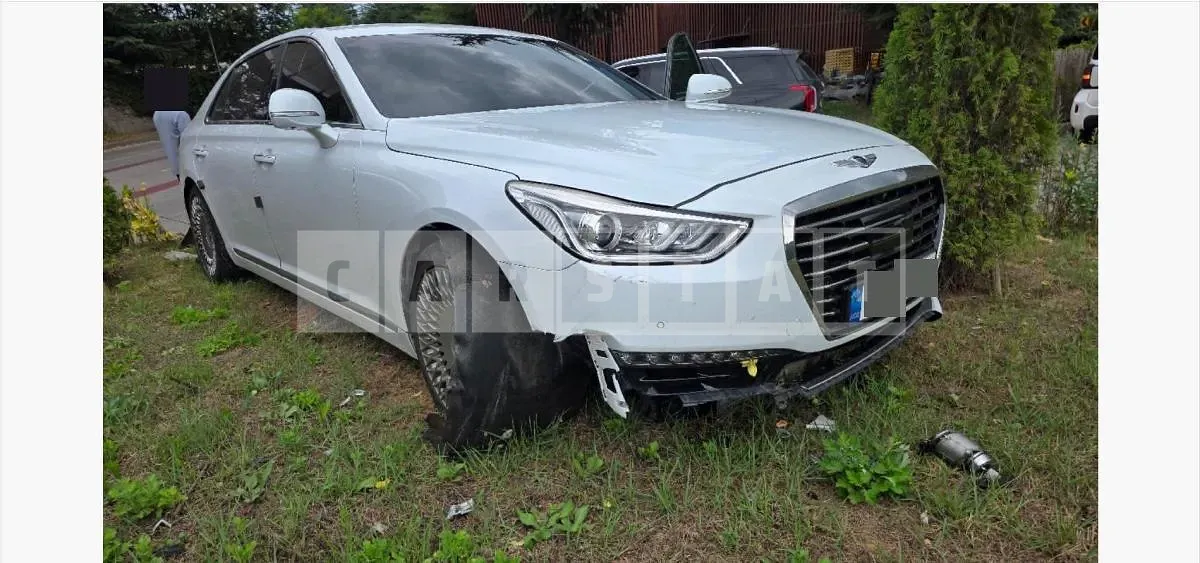 Photo 2 of 16: 2018 Genesis EQ900 — Korean insurance auction