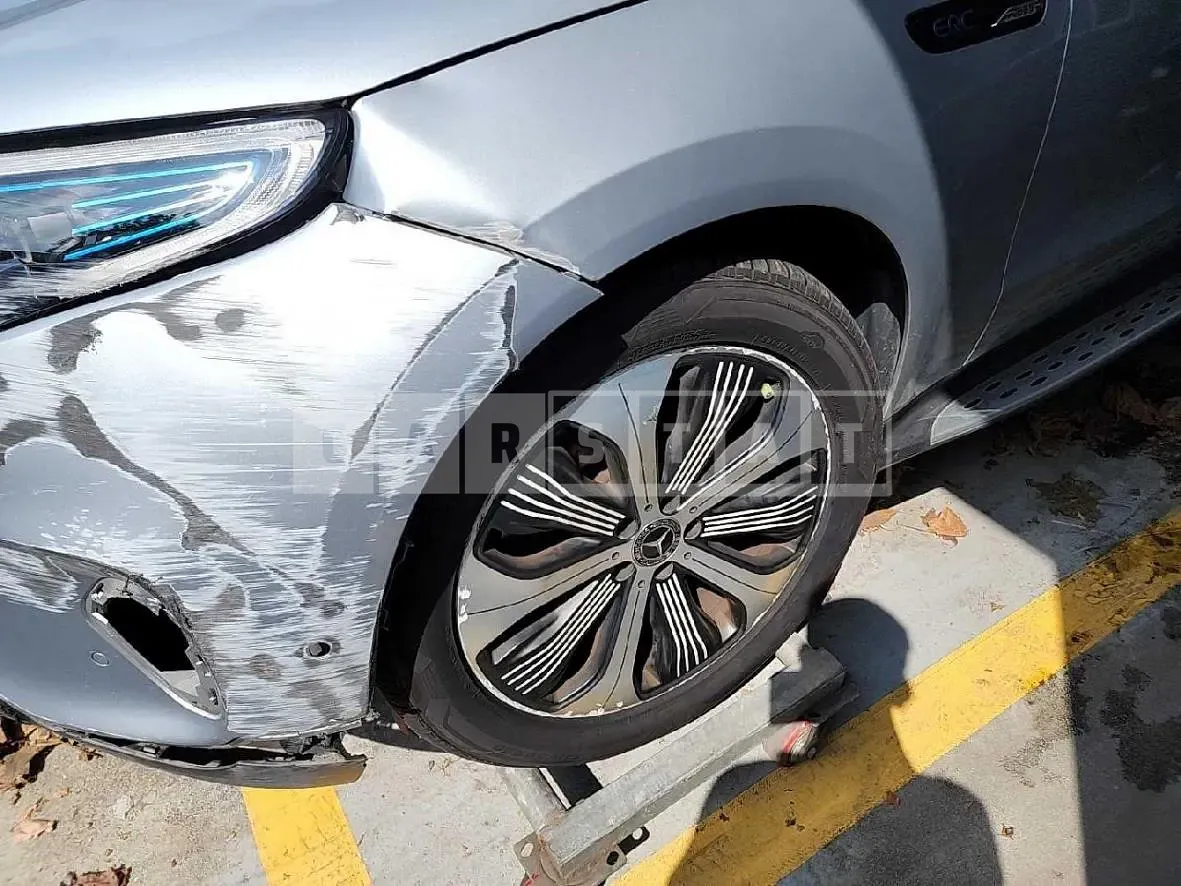Photo 2 of 6: 2020 Mercedes-Benz EQC 400 4Matic — Korean insurance auction
