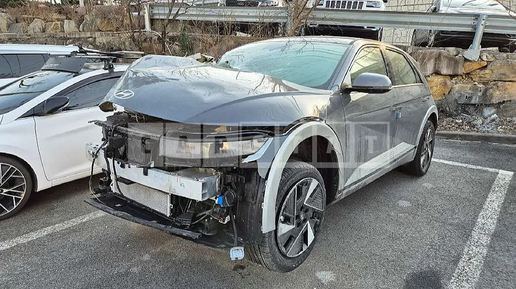Photo 2 of 16: 2024 Hyundai IONIQ 5 — Korean insurance auction