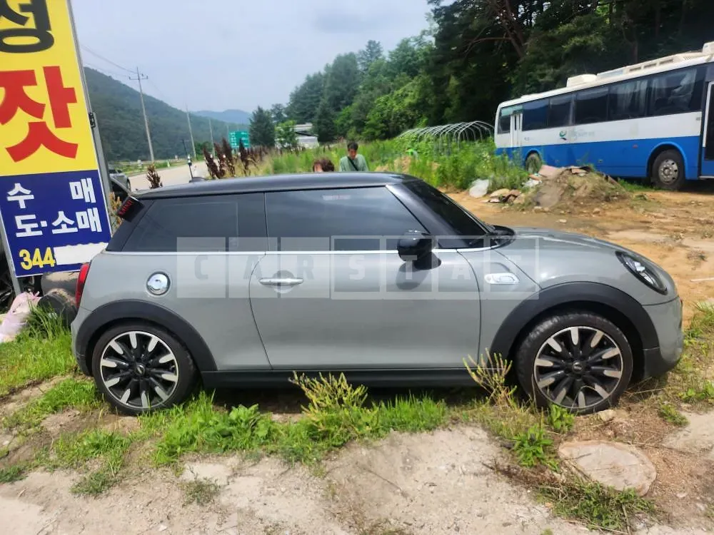 Photo 2 of 10: 2020 MINI Cooper S, VIN WMWXY710XM2N58573 — Korean insurance auction