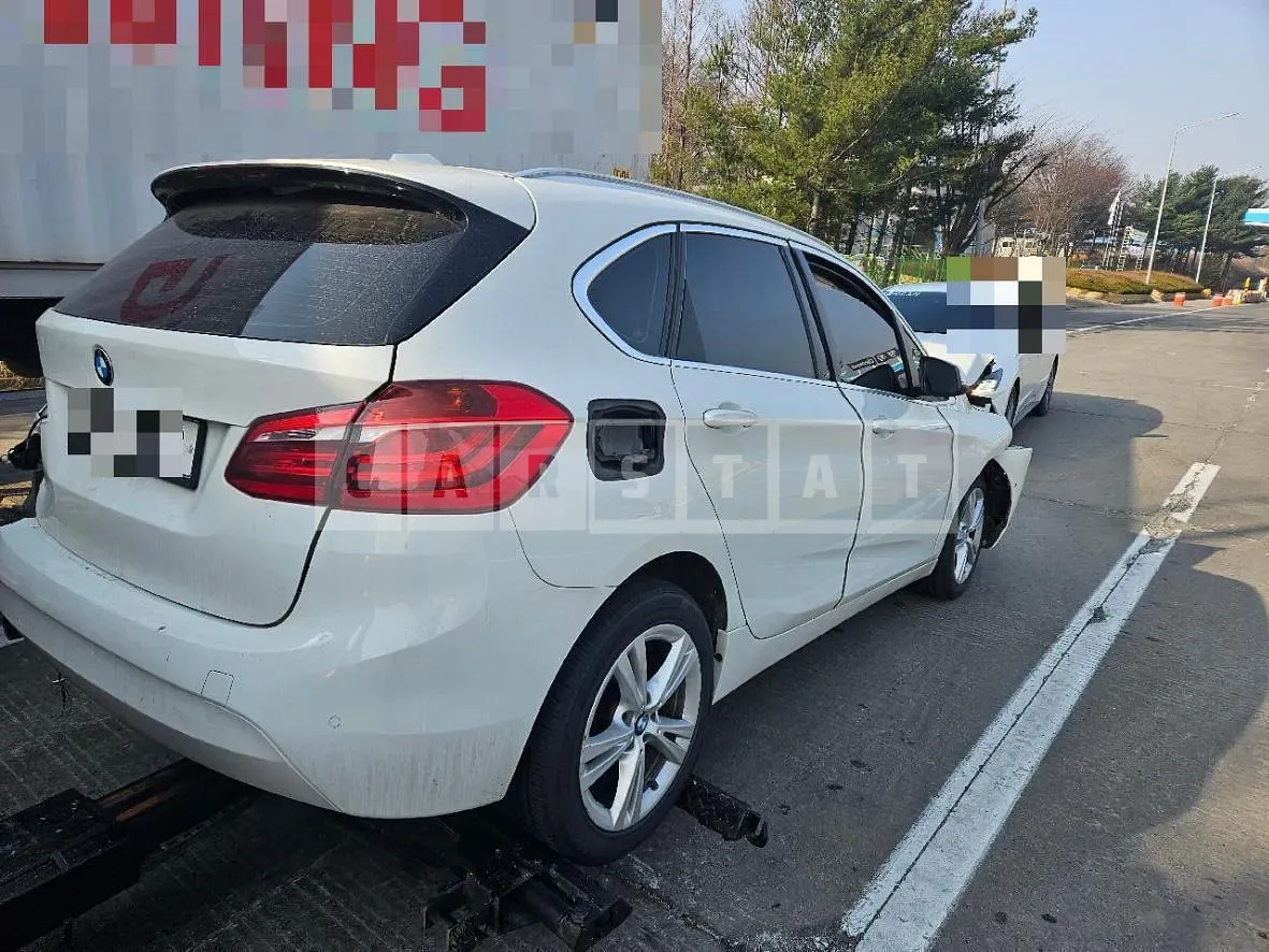 Photo 2 of 50: 2016 BMW Active Tourer, VIN WBA2C1109GV703885 — Korean insurance auction