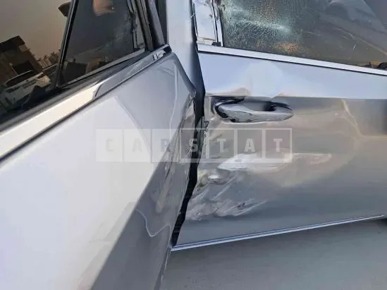 Photo 2 of 43: 2023 Lexus ES300h — Korean insurance auction