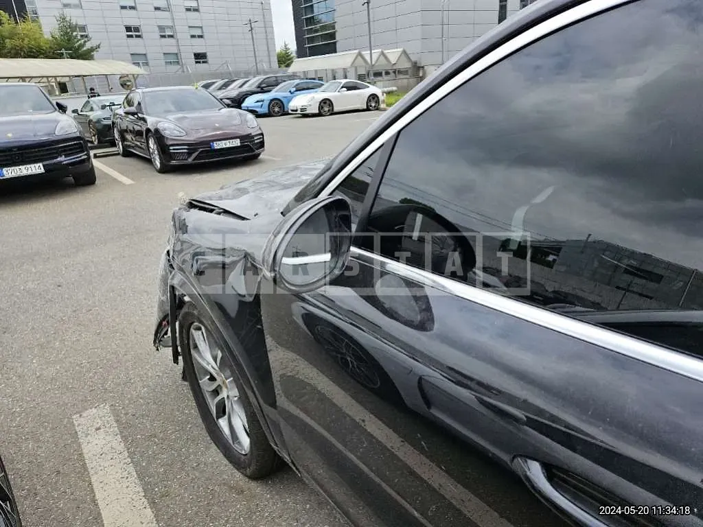Photo 2 of 50: 2019 Porsche Cayenne — Korean insurance auction