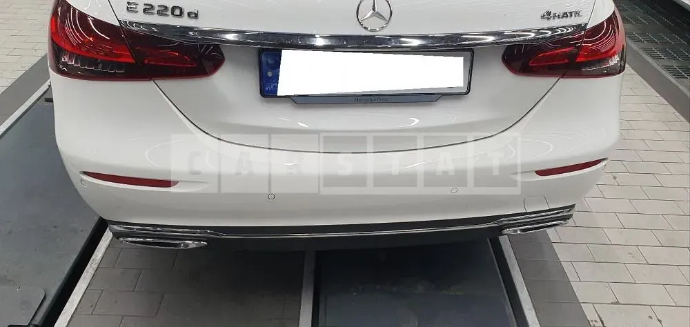 Photo 2 of 15: 2023 Mercedes-Benz E220d 4Matic, VIN W1KZF0FB4PB165956 — Korean insurance auction
