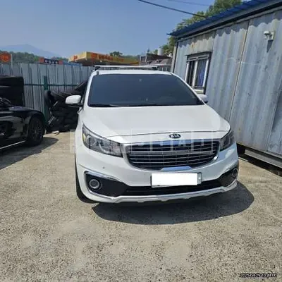 Photo 1 of 13: 2015 Kia Carnival — Korean insurance auction