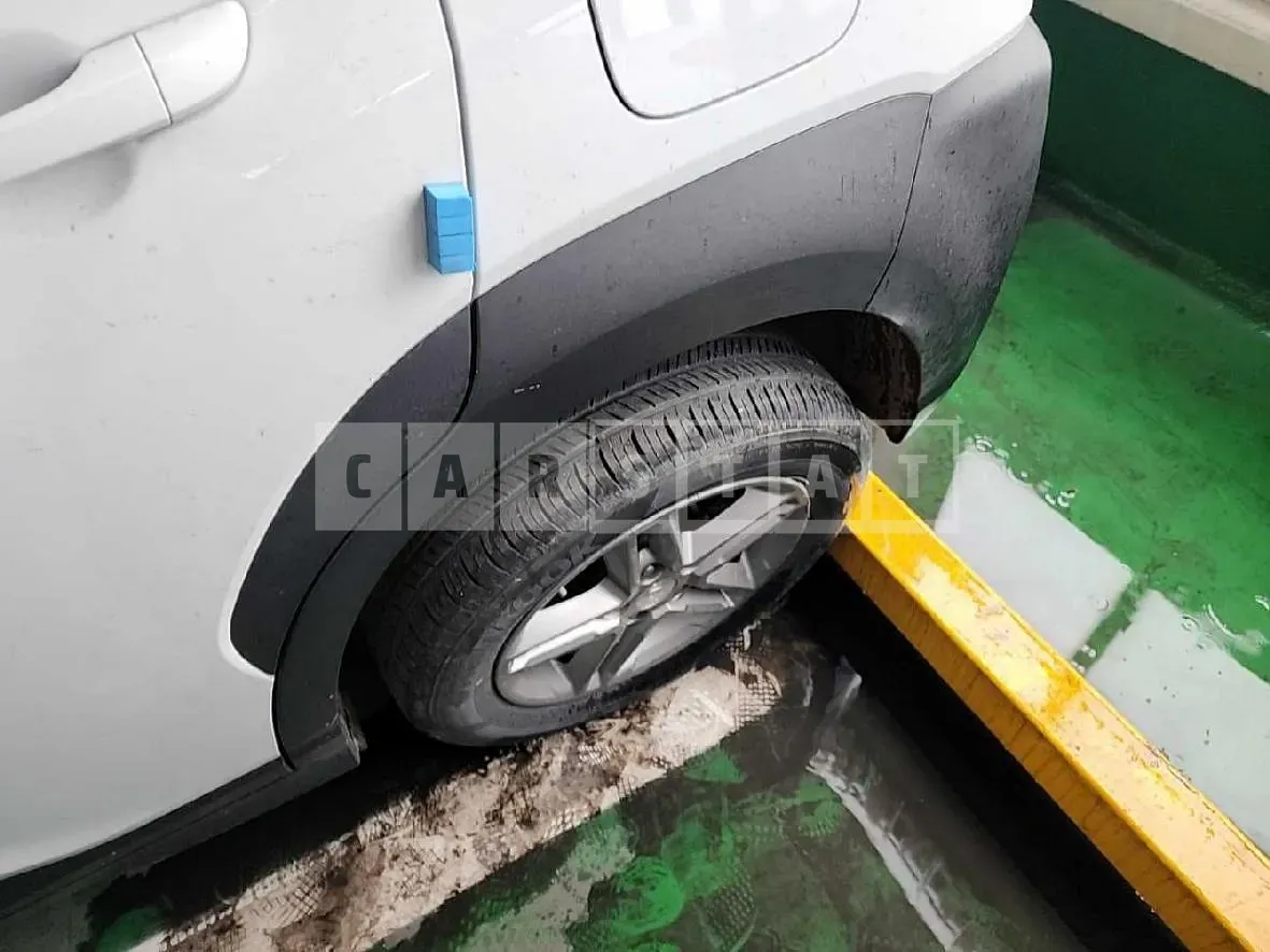 Photo 2 of 19: 2019 Hyundai Kona 1.6, VIN KMHK4815GKU408539 — Korean insurance auction