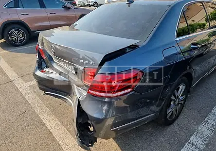 Photo 3 of 3: 2016 Mercedes-Benz E220 BlueTec, VIN WDDHF0AB8GB304361 — Korean insurance auction