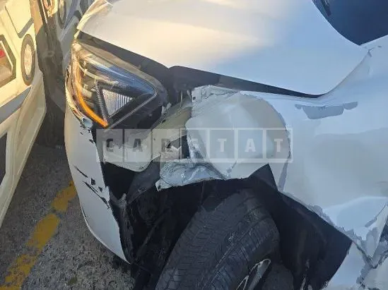 Photo 2 of 48: 2018 Kia K7, VIN KNALD418BJA133096 — Korean insurance auction