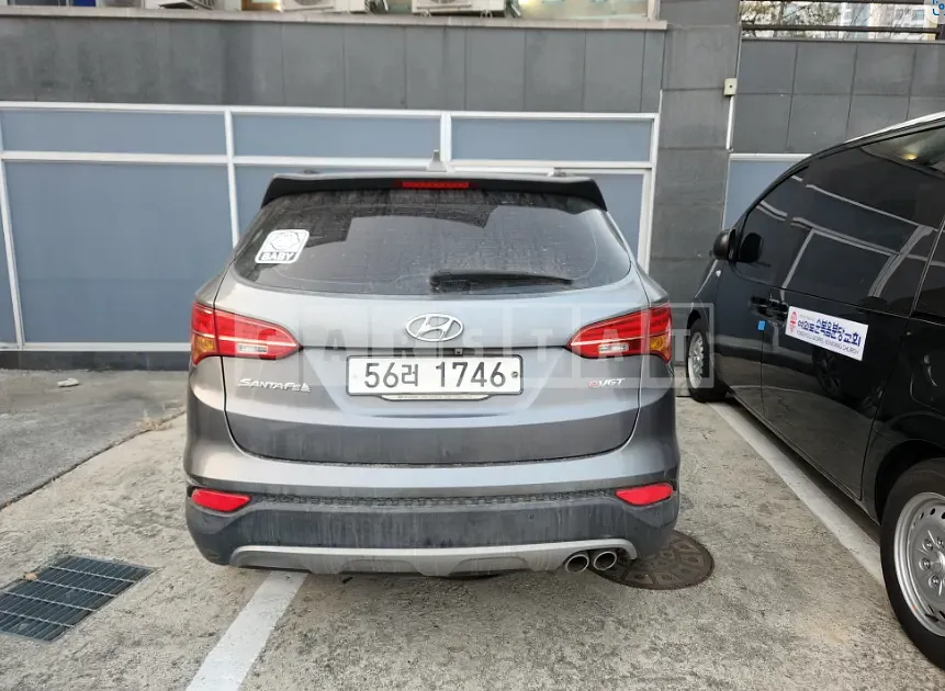 Photo 2 of 5: 2015 Hyundai Santa Fe — Korean insurance auction