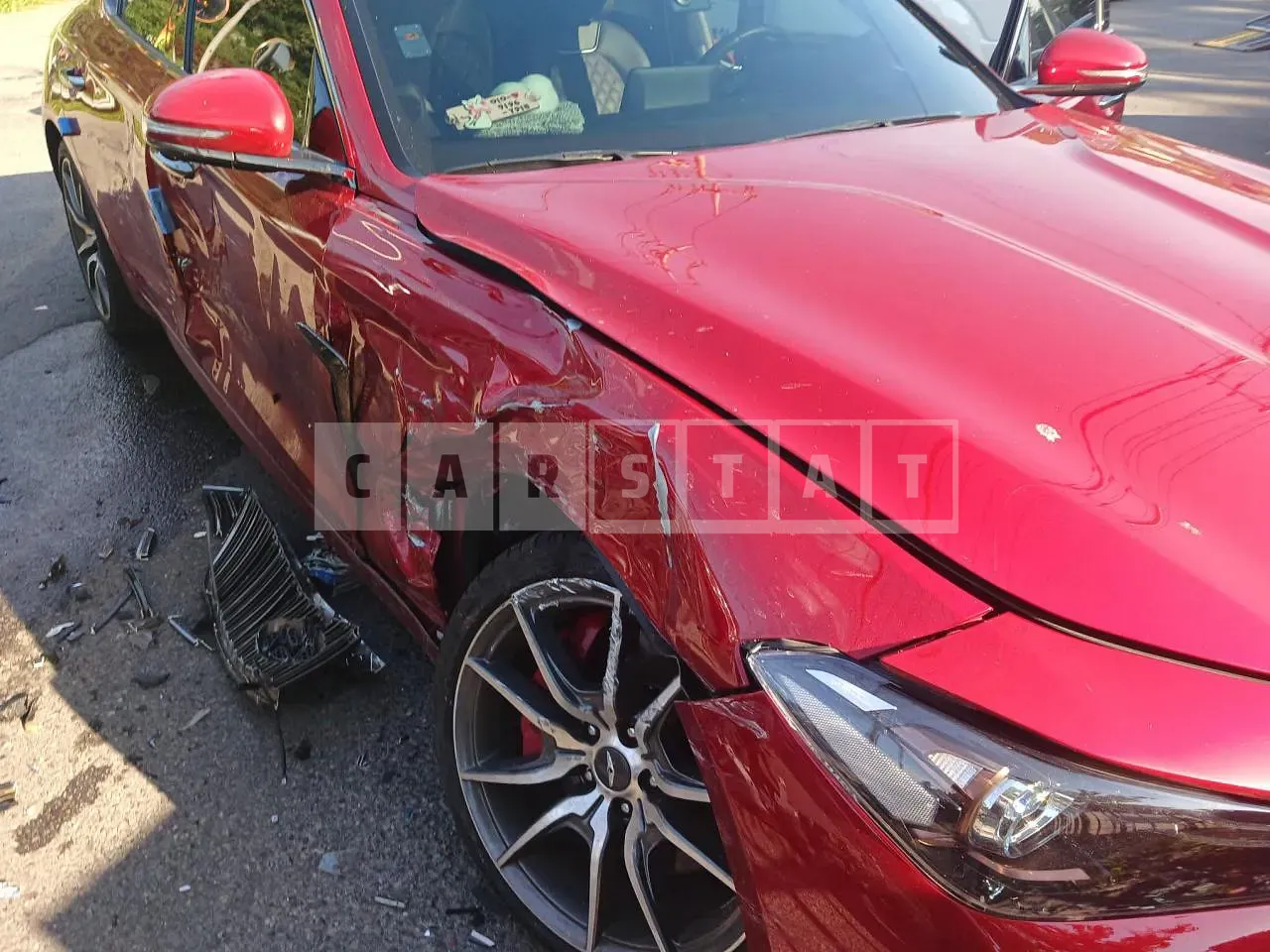 Photo 2 of 9: 2018 Genesis G70, VIN KMTG341ABKU028672 — Korean insurance auction