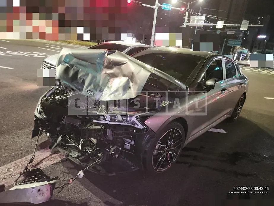 Photo 2 of 8: 2020 Kia K5 1.6 — Korean insurance auction