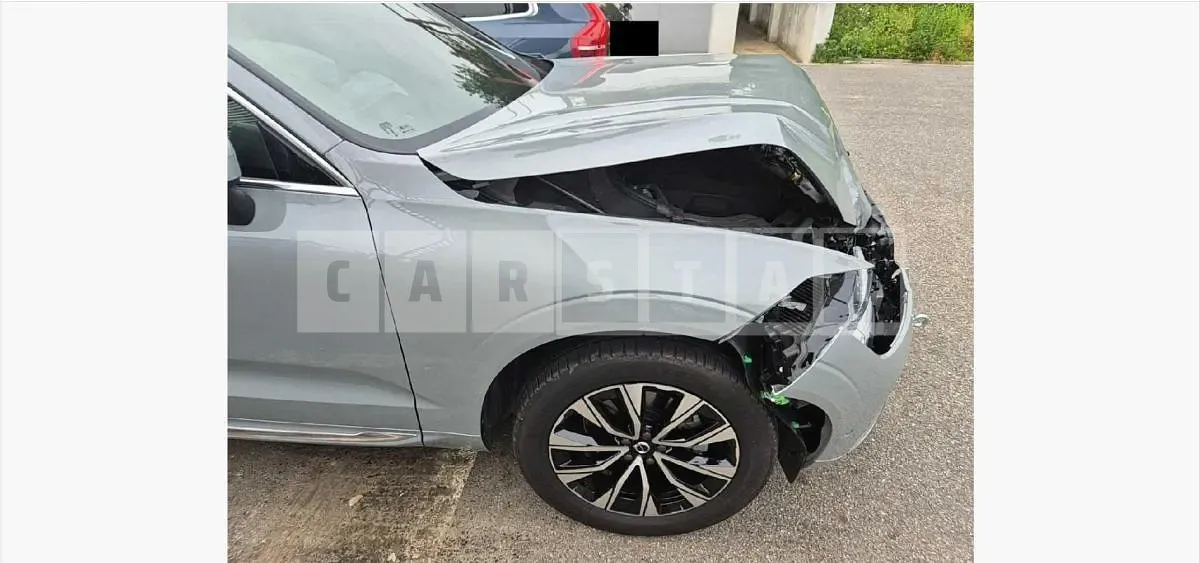 Photo 2 of 8: 2023 Volvo XC60B5 AWD — Korean insurance auction